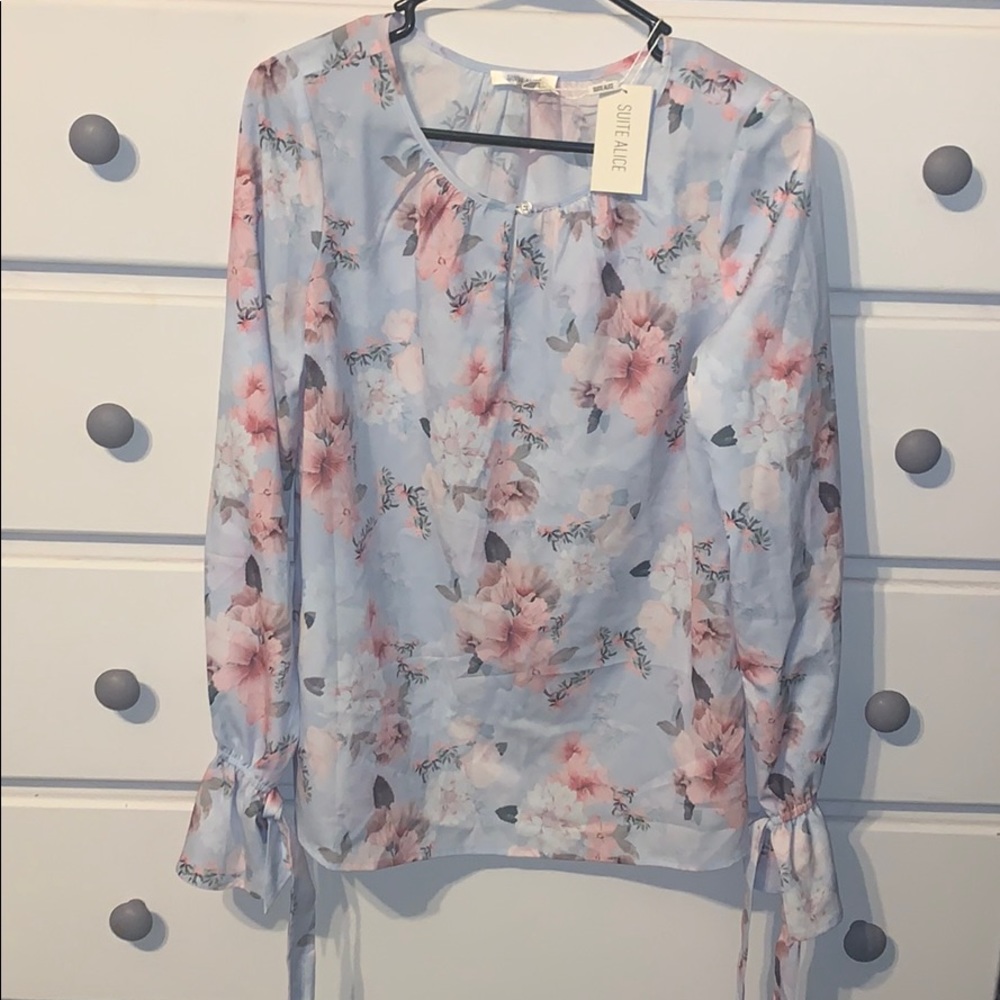 Boho Chic sheer floral blouse, size XS.